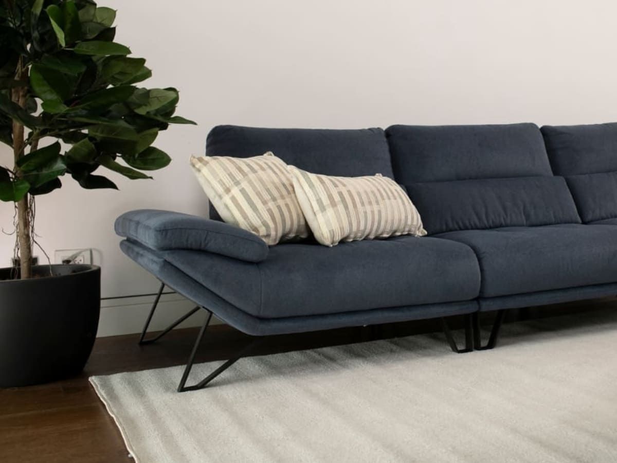 ספת שזלונג FLY  במגוון ריפודים וצבעים